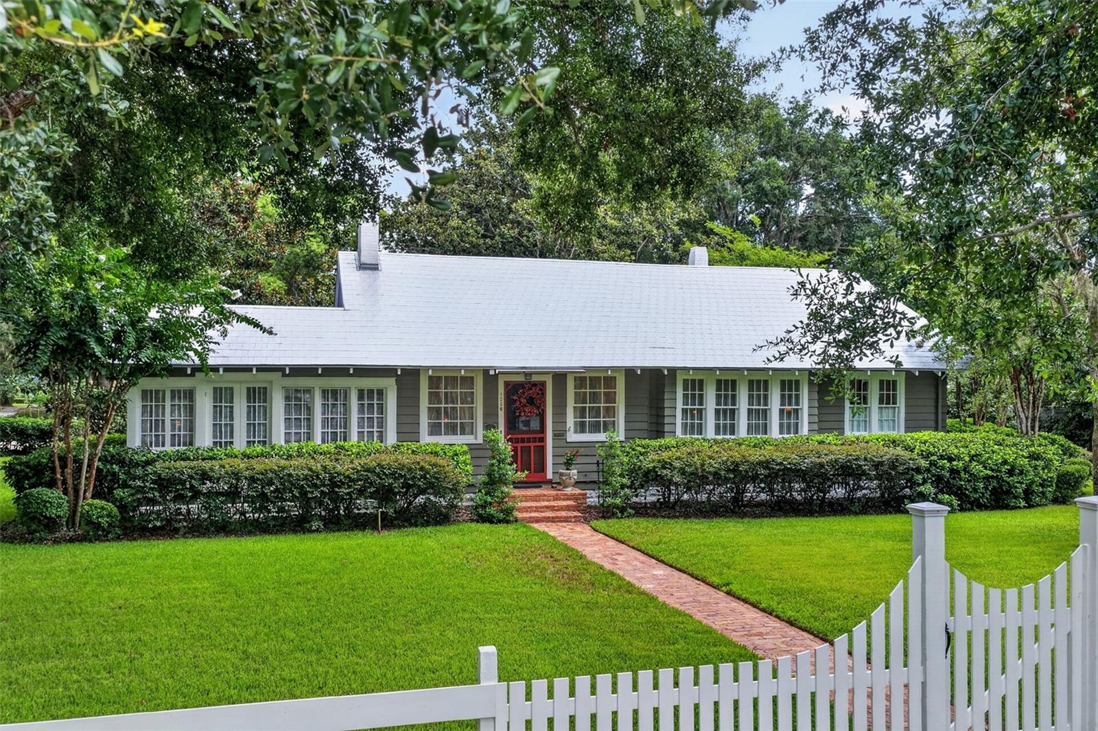1046 Mcdonald, Mount Dora, FL 32757
