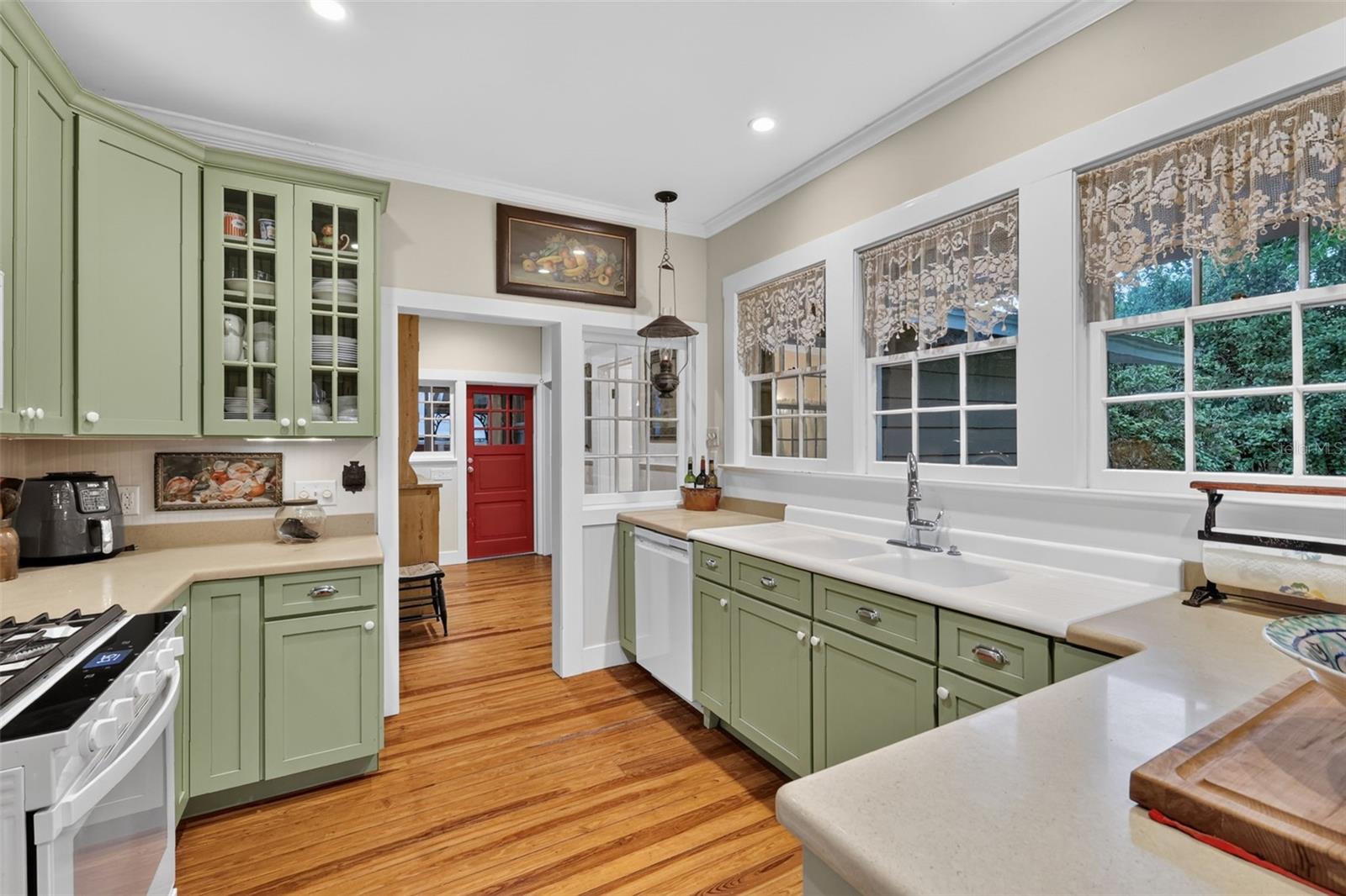 1046 Mcdonald, Mount Dora, FL 32757