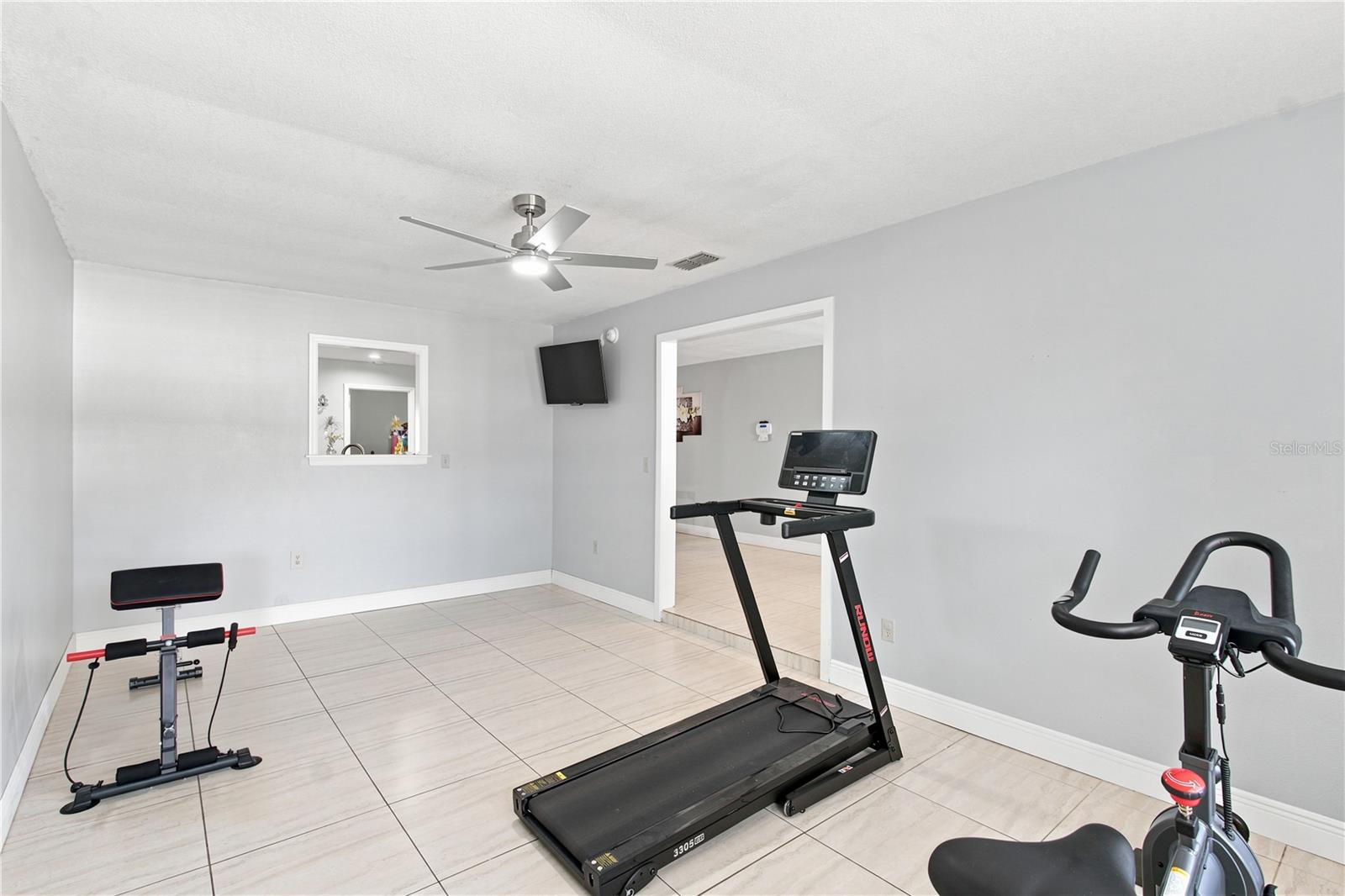 6513 Manhattan, Tampa, FL 33614