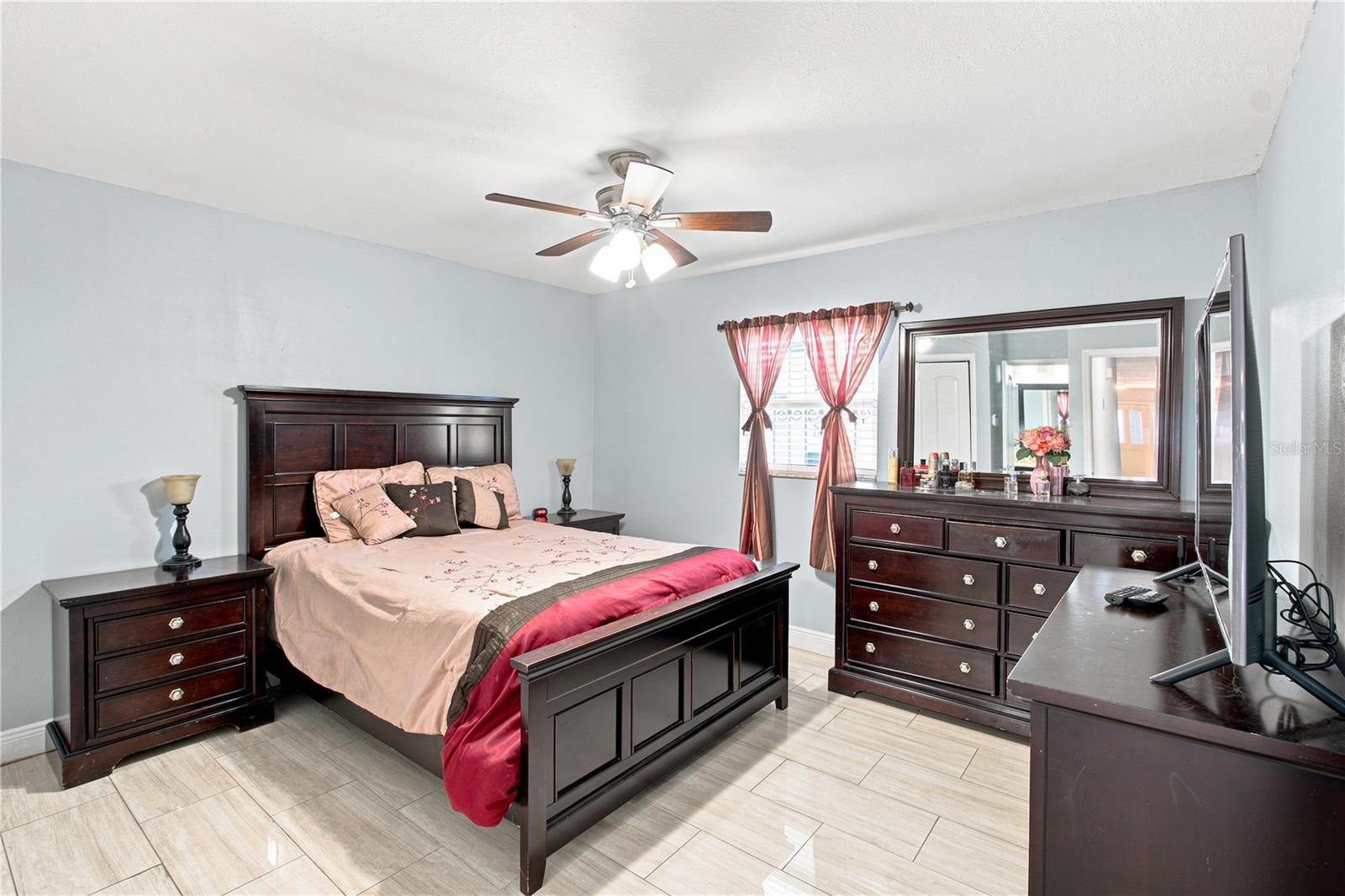 6513 Manhattan, Tampa, FL 33614
