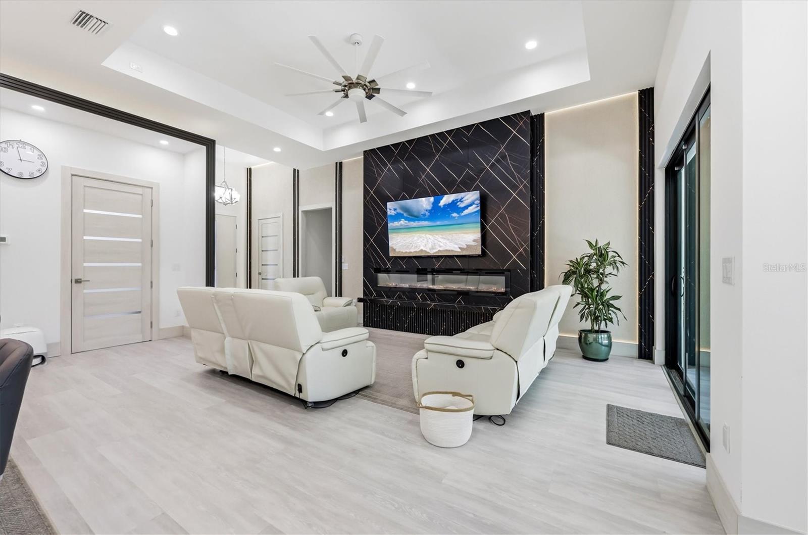 380 Cowry, Venice, FL 34293