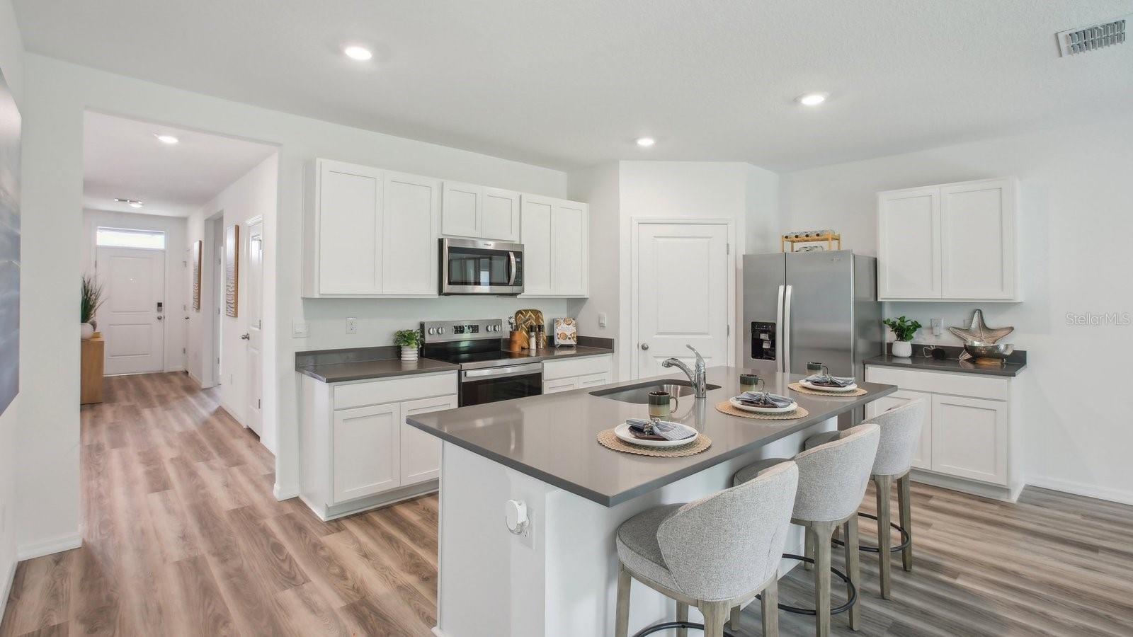 15018 Crosshall Stream, Wimauma, FL 33598
