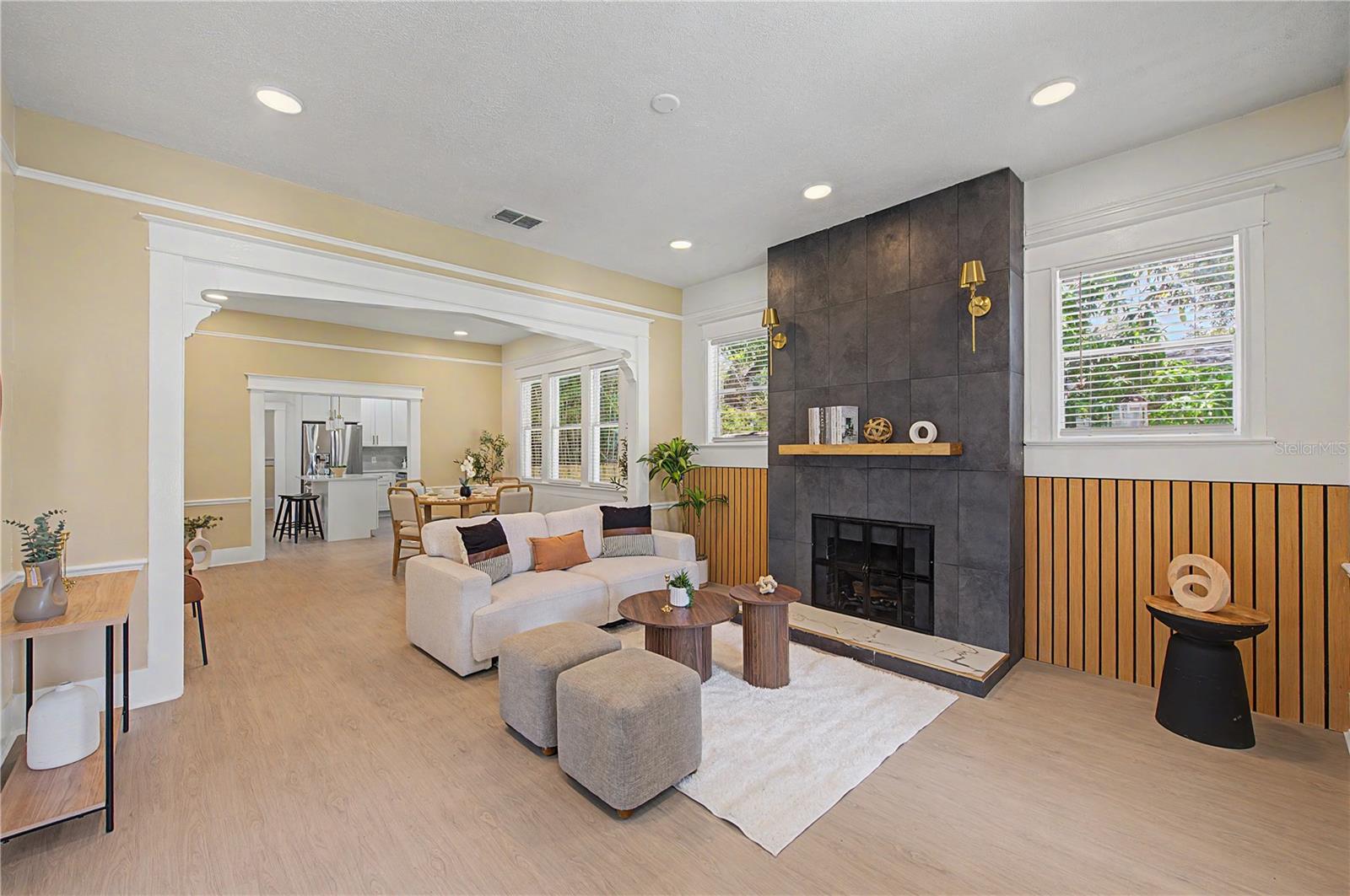 1920 Paris, Tampa, FL 33610