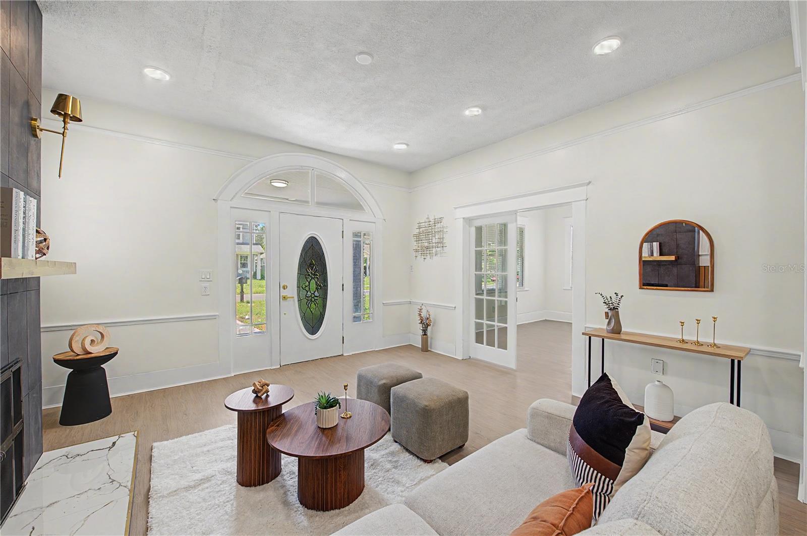1920 Paris, Tampa, FL 33610