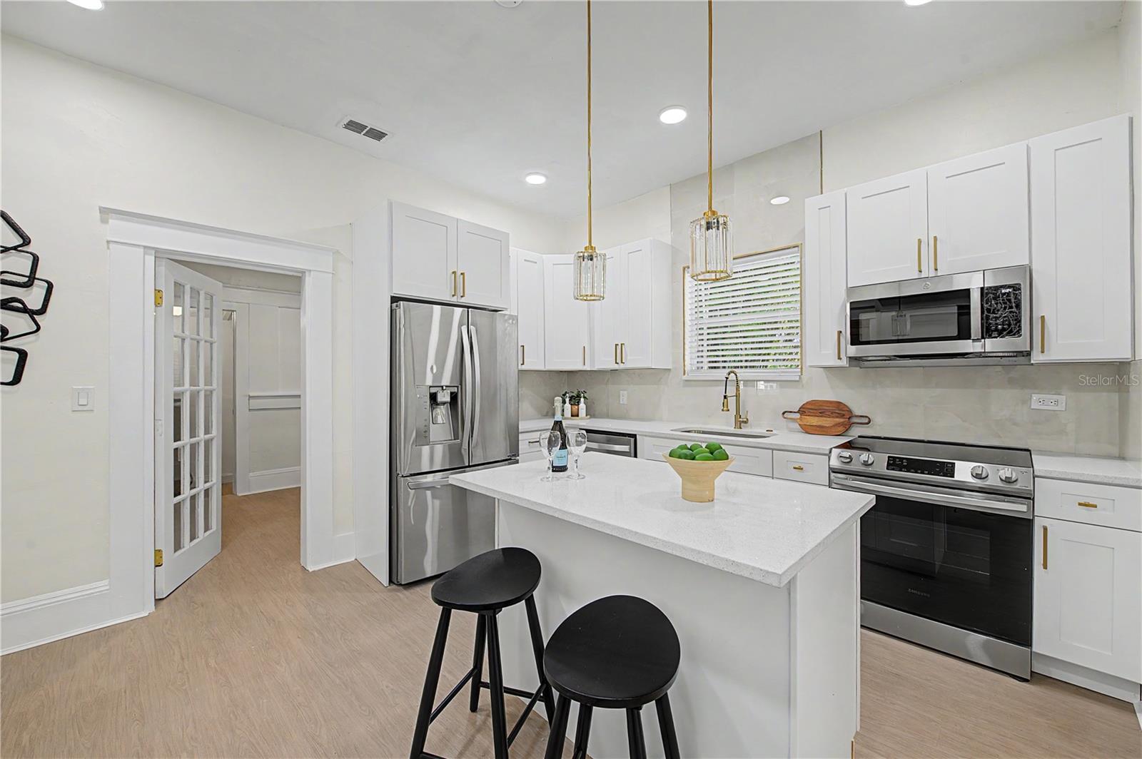 1920 Paris, Tampa, FL 33610