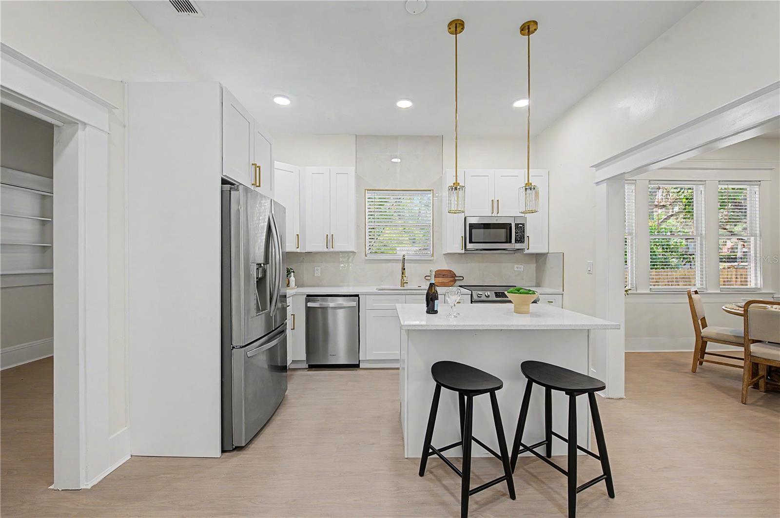 1920 Paris, Tampa, FL 33610