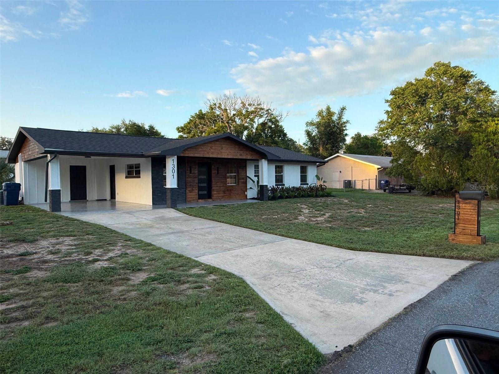 1301 Nichols, Tavares, FL 32778