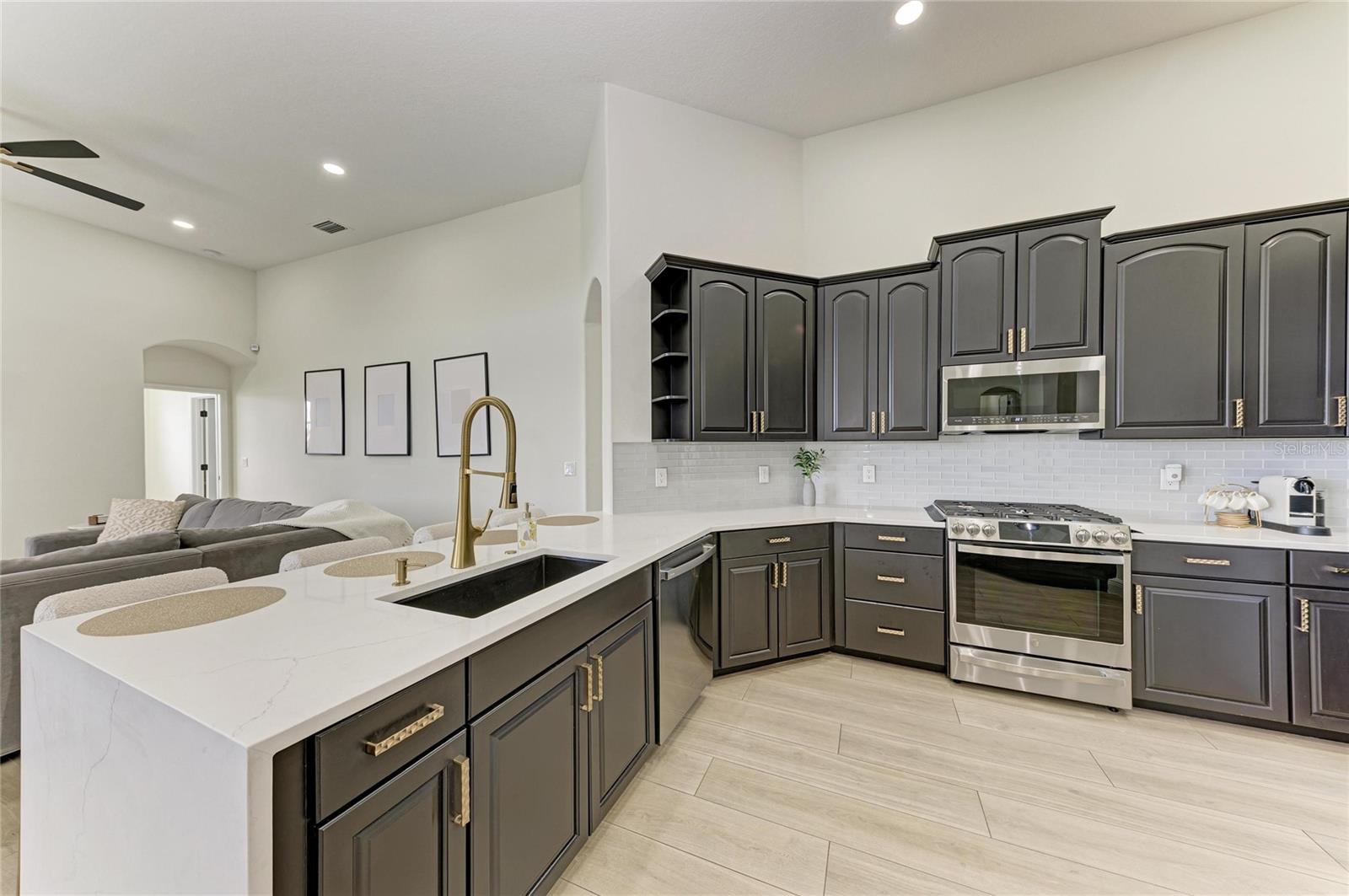 6988 74th Street, Bradenton, FL 34203