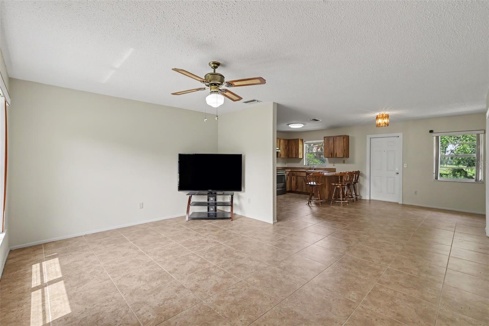 3149 Sydney Dover, Dover, FL 33527