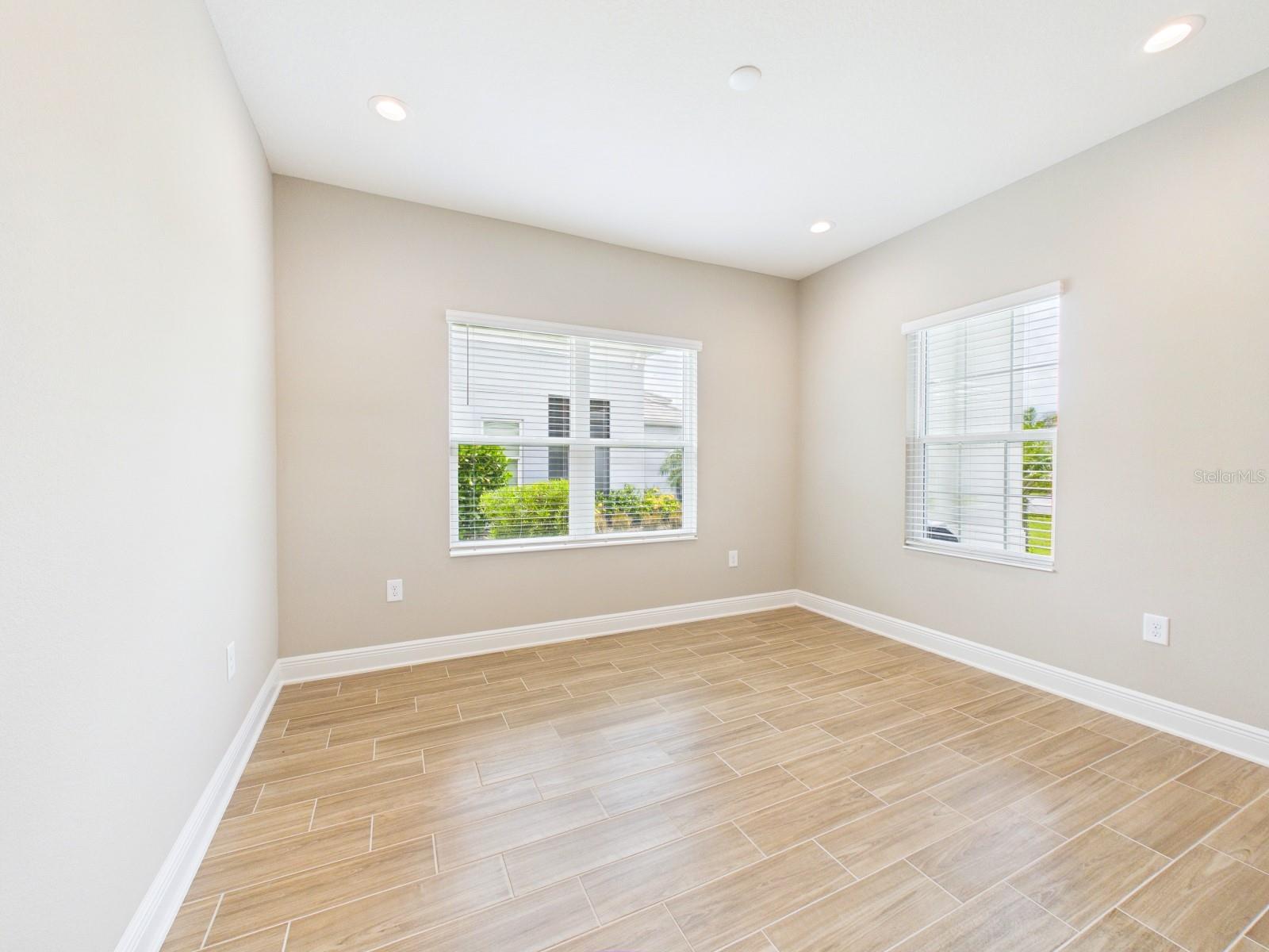 10012 Lake Wales, Sarasota, FL 34241