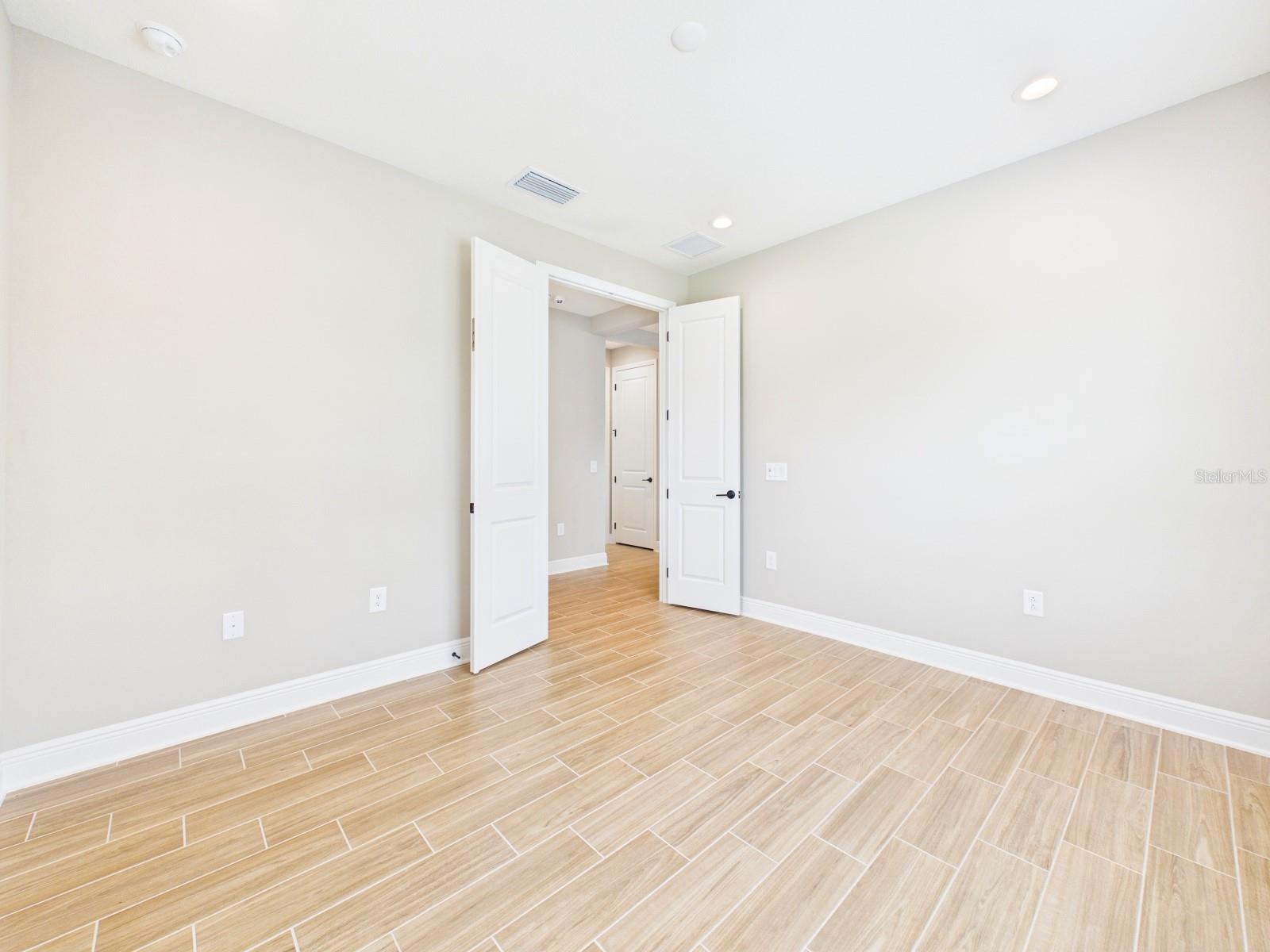 10012 Lake Wales, Sarasota, FL 34241