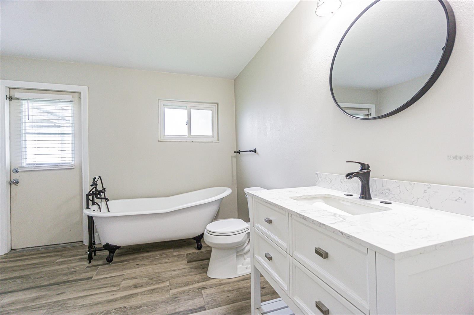 925 Cedarwood, Dunedin, FL 34698