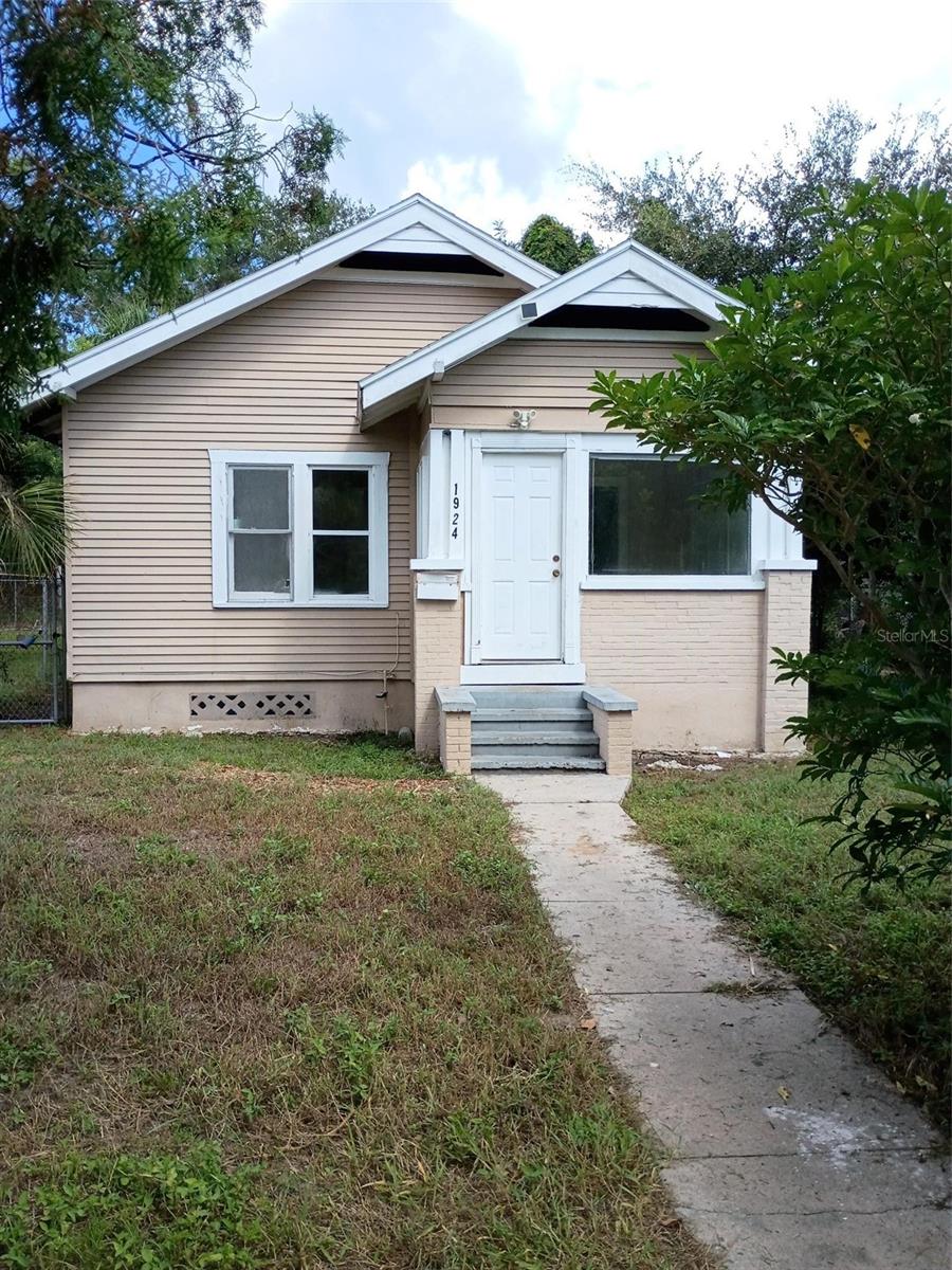 1924 30th, St Petersburg, FL 33712
