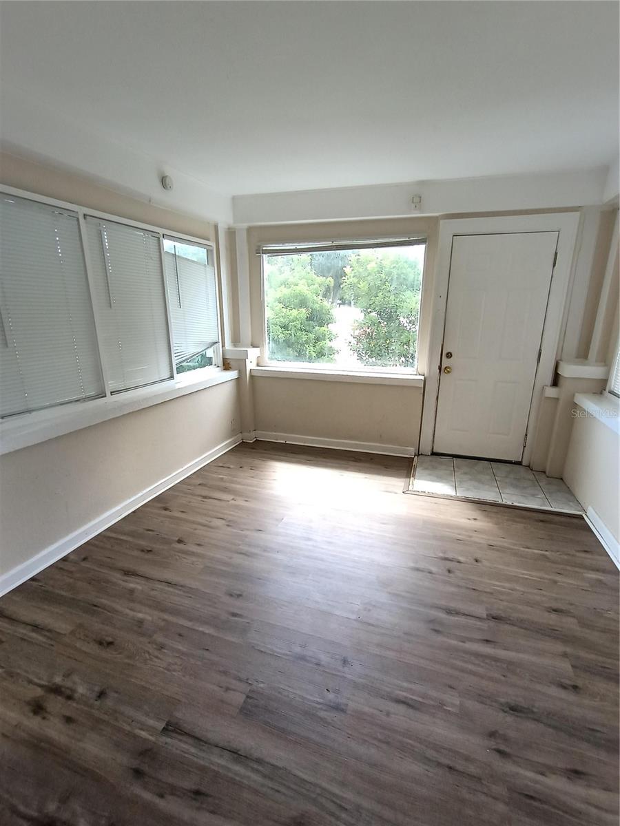 1924 30th, St Petersburg, FL 33712