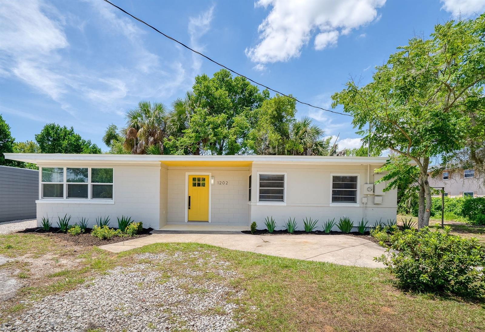 1202 Caroline, Tavares, FL 32778
