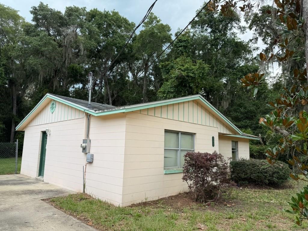 107 Woodlawn, Satsuma, FL 32189