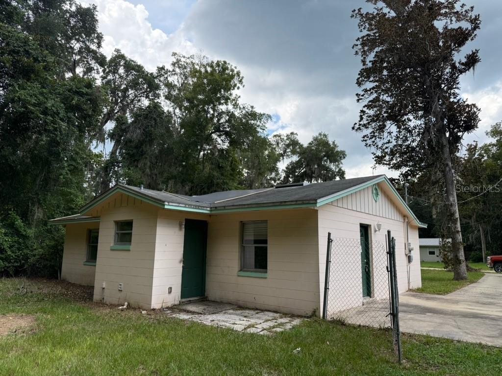 107 Woodlawn, Satsuma, FL 32189