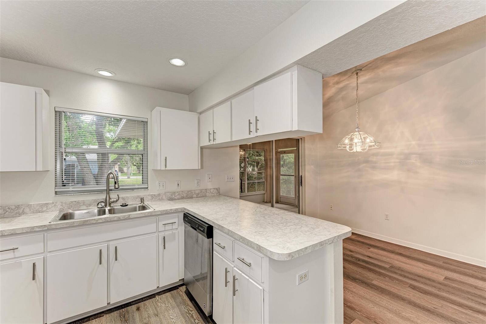 2046 Old Trevor, Sarasota, FL 34232
