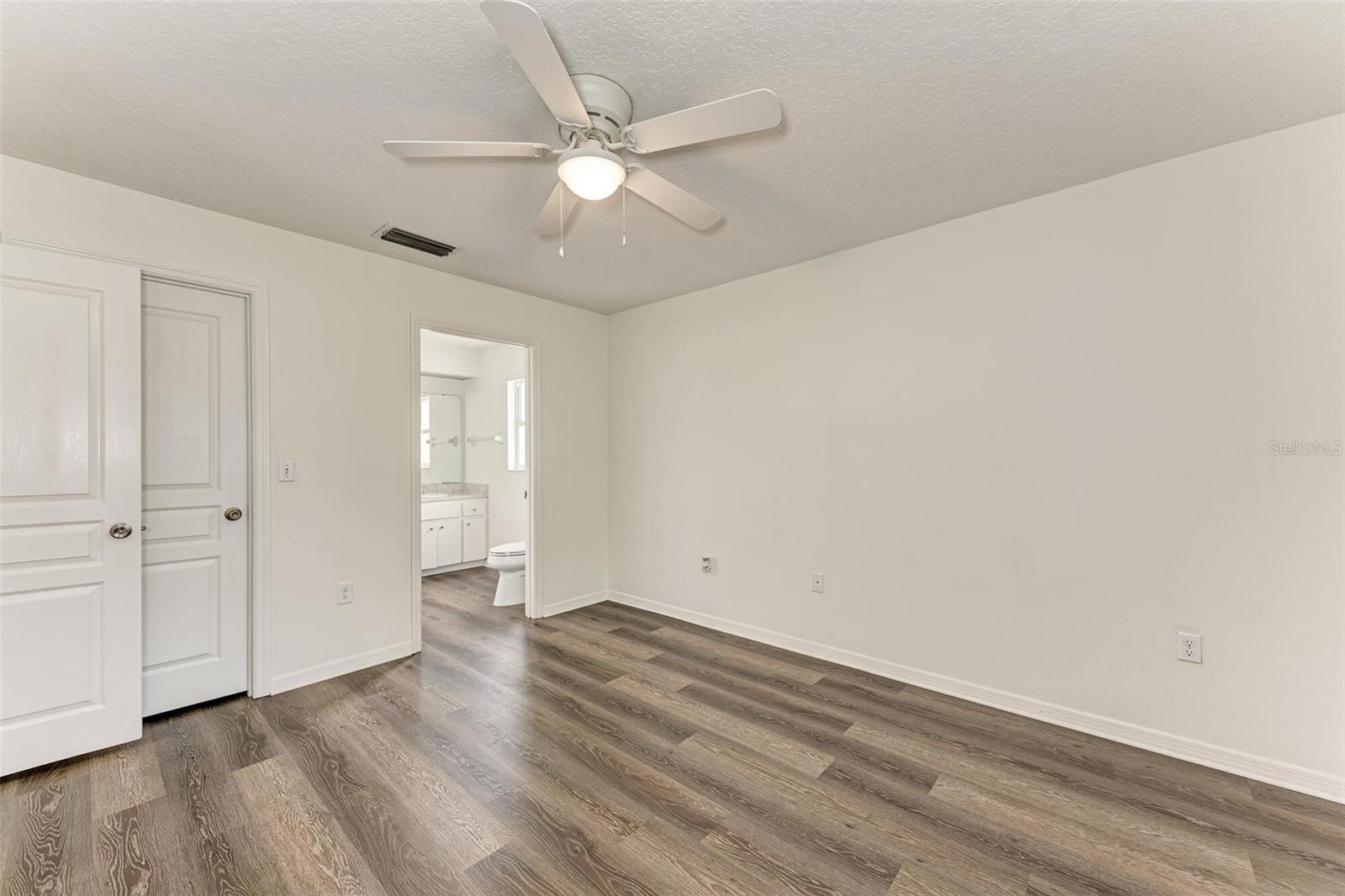 2046 Old Trevor, Sarasota, FL 34232