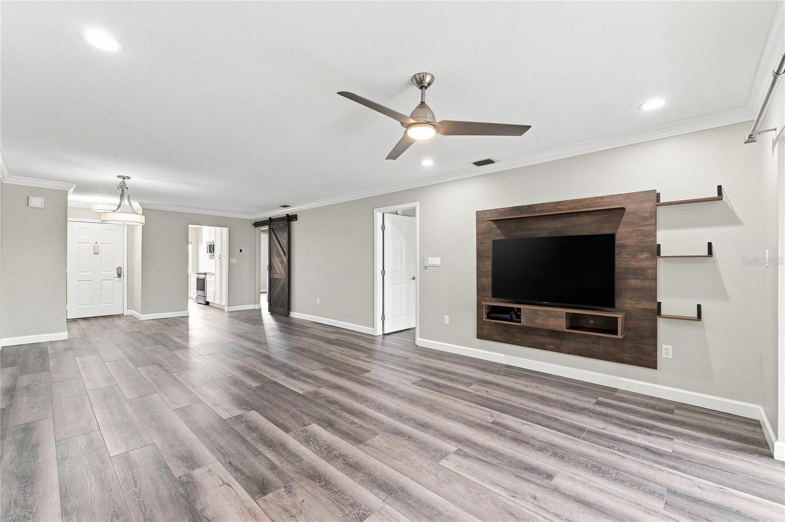 689 Lake Howard Unit 213, Winter Haven, FL 33880