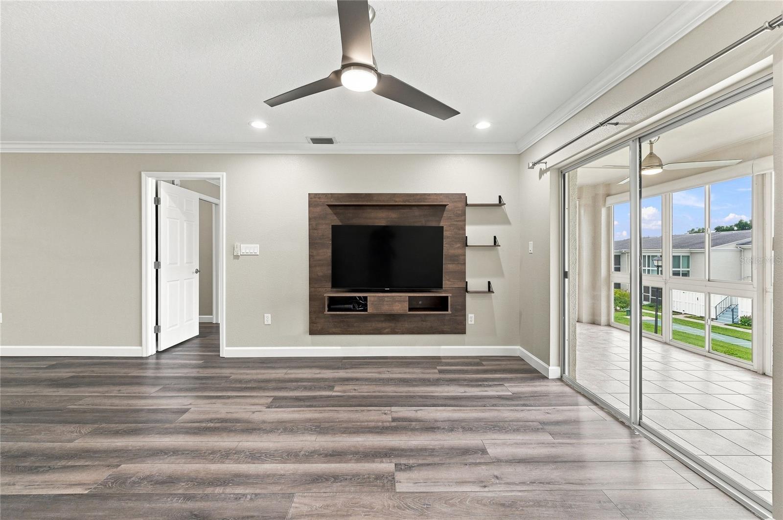 689 Lake Howard Unit 213, Winter Haven, FL 33880
