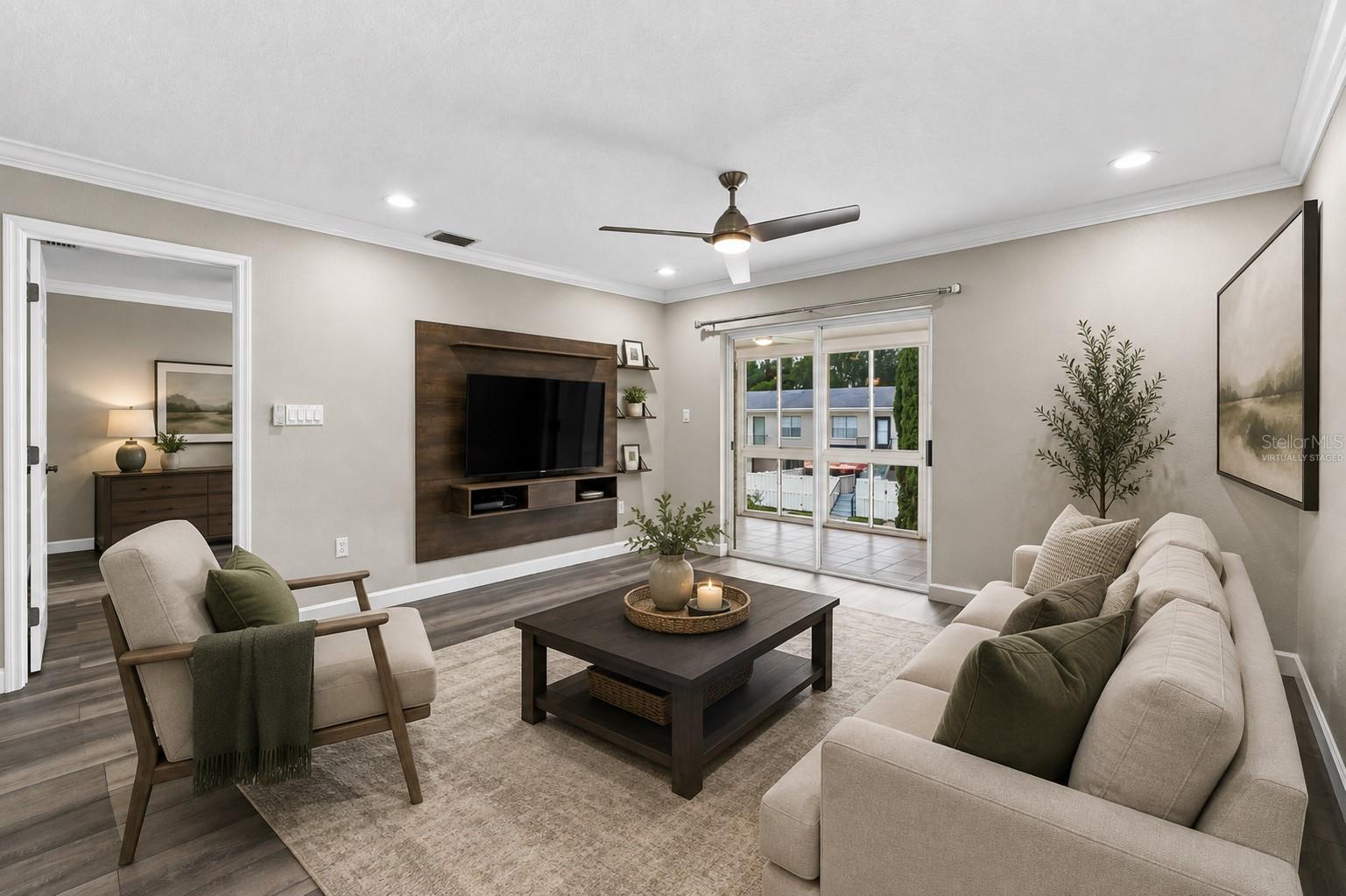 689 Lake Howard Unit 213, Winter Haven, FL 33880
