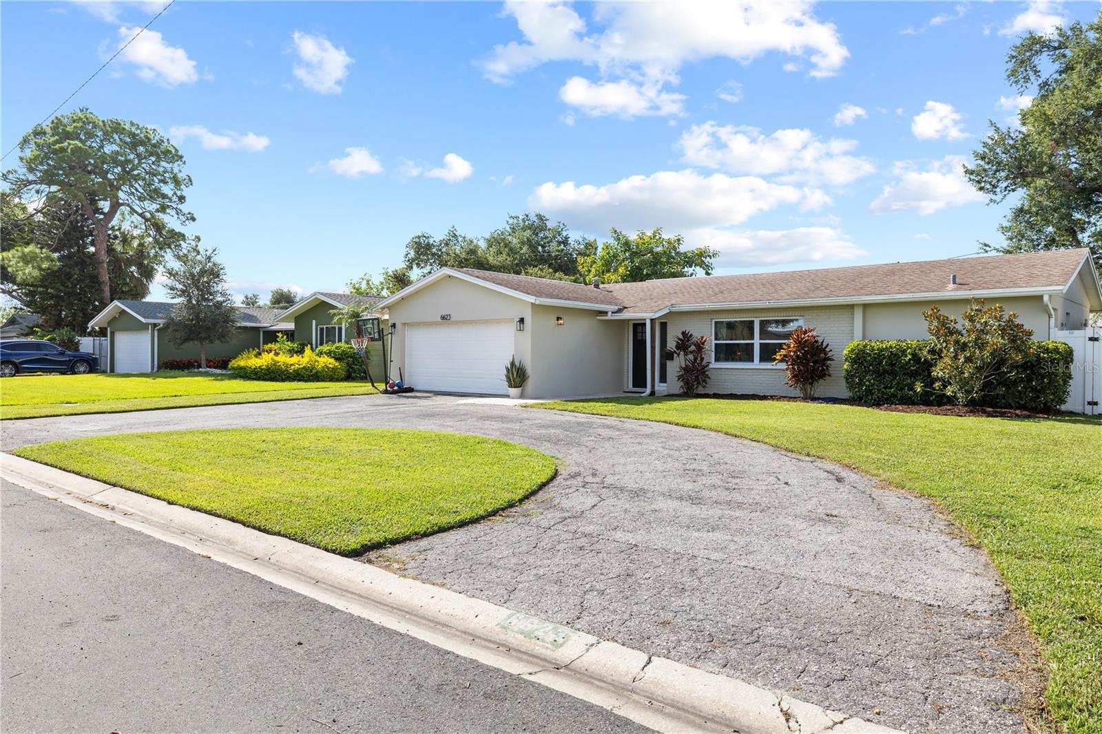 6623 12th, St Petersburg, FL 33710