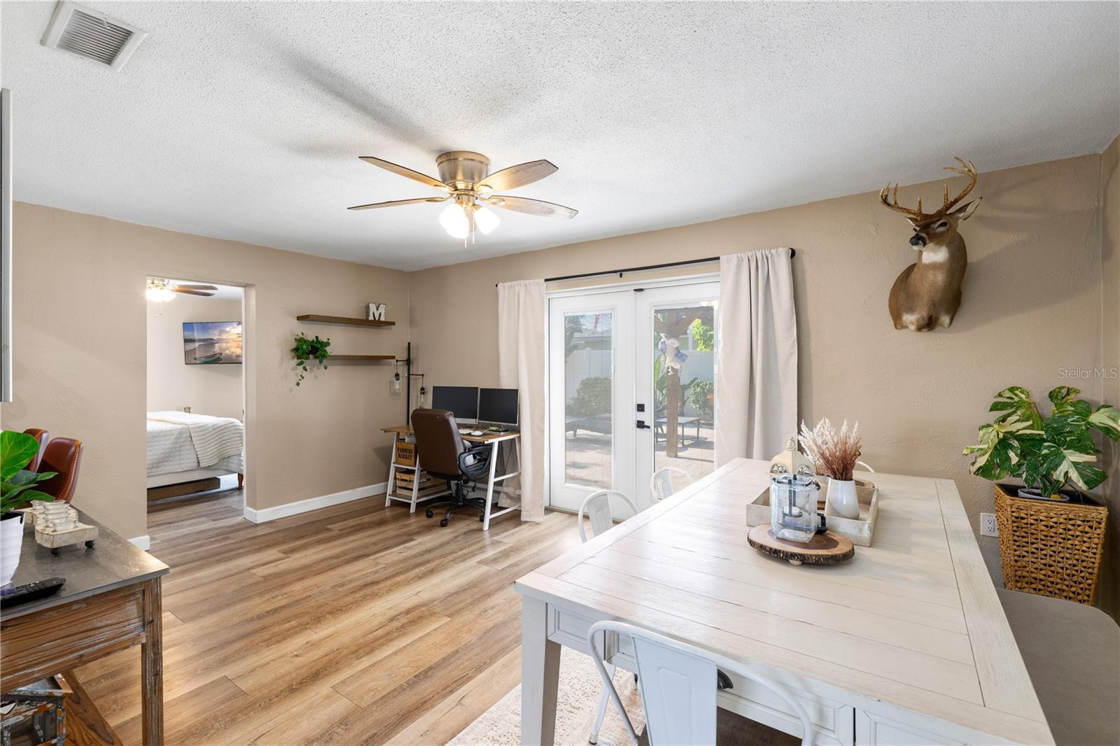 6623 12th, St Petersburg, FL 33710