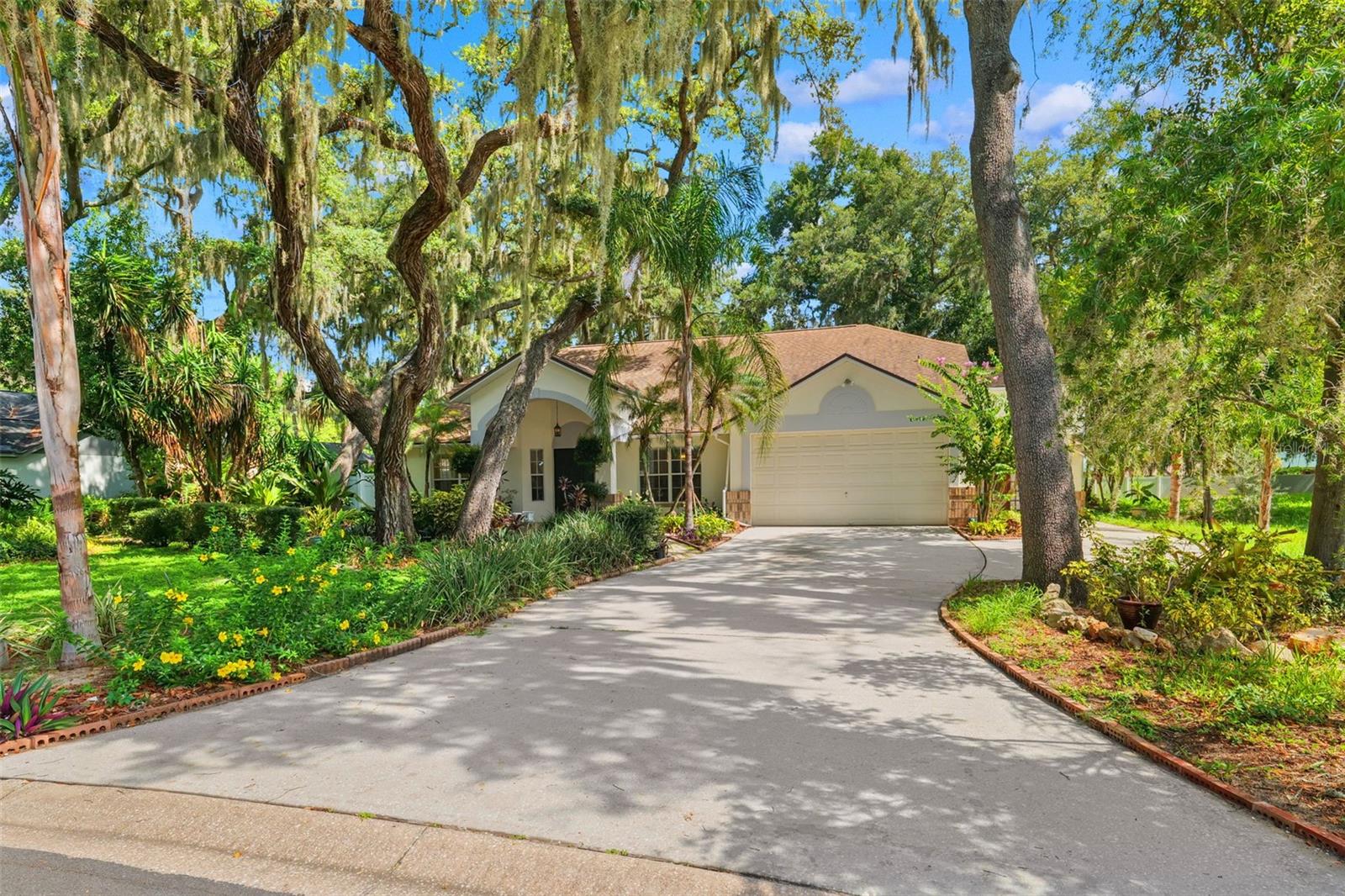 2770 Buckhorn Oaks, Valrico, FL 33594