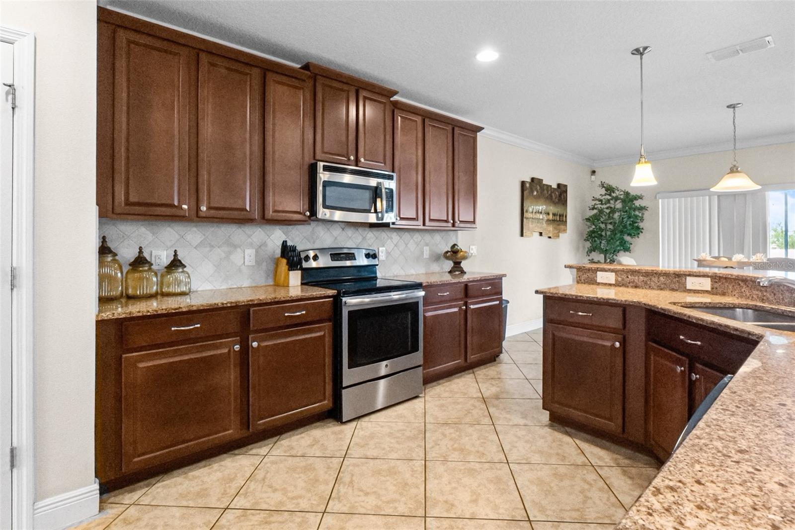 301 Sparrow Hawk, Groveland, FL 34736