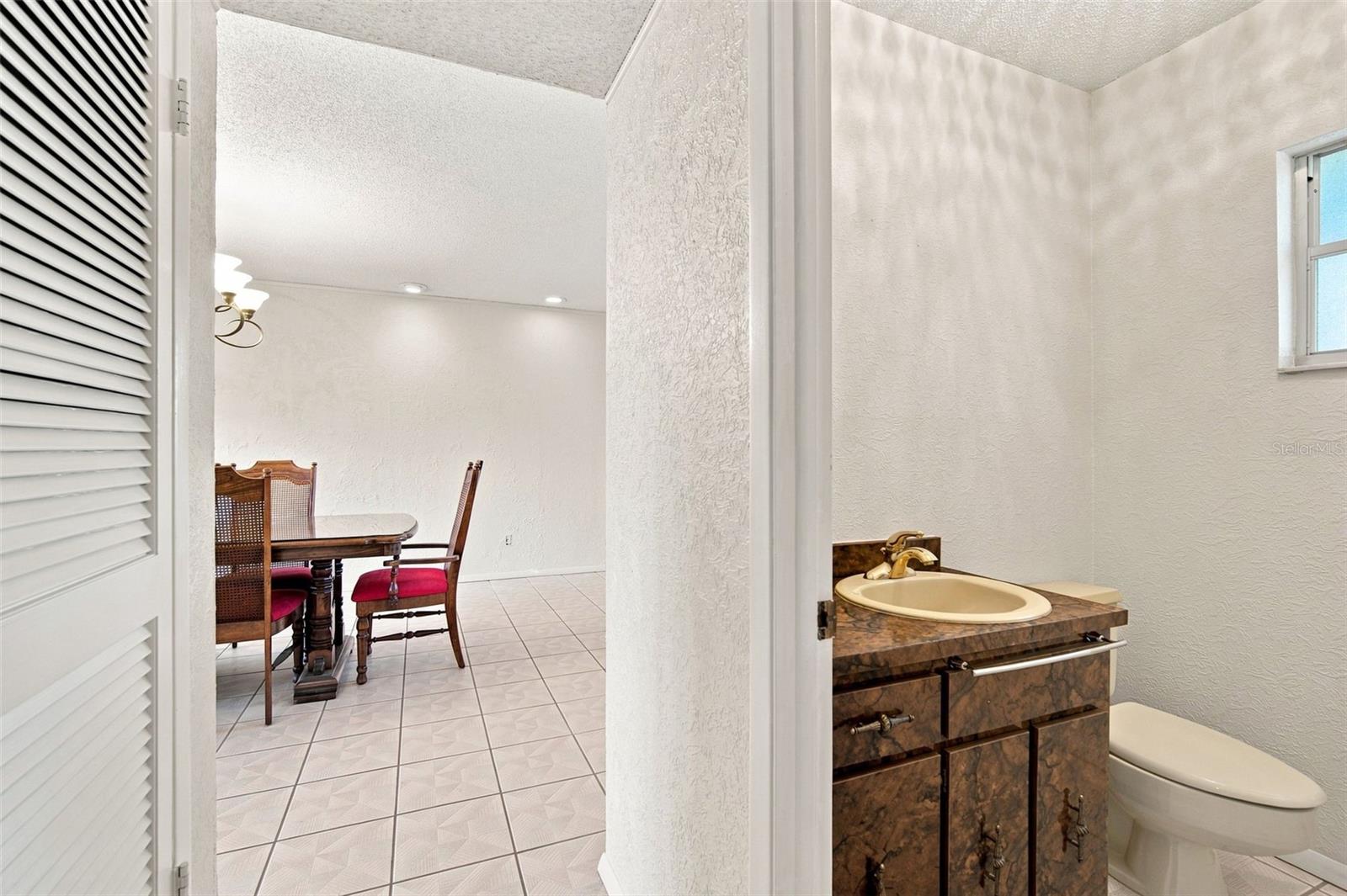 2705 Silver Lake, Tampa, FL 33614