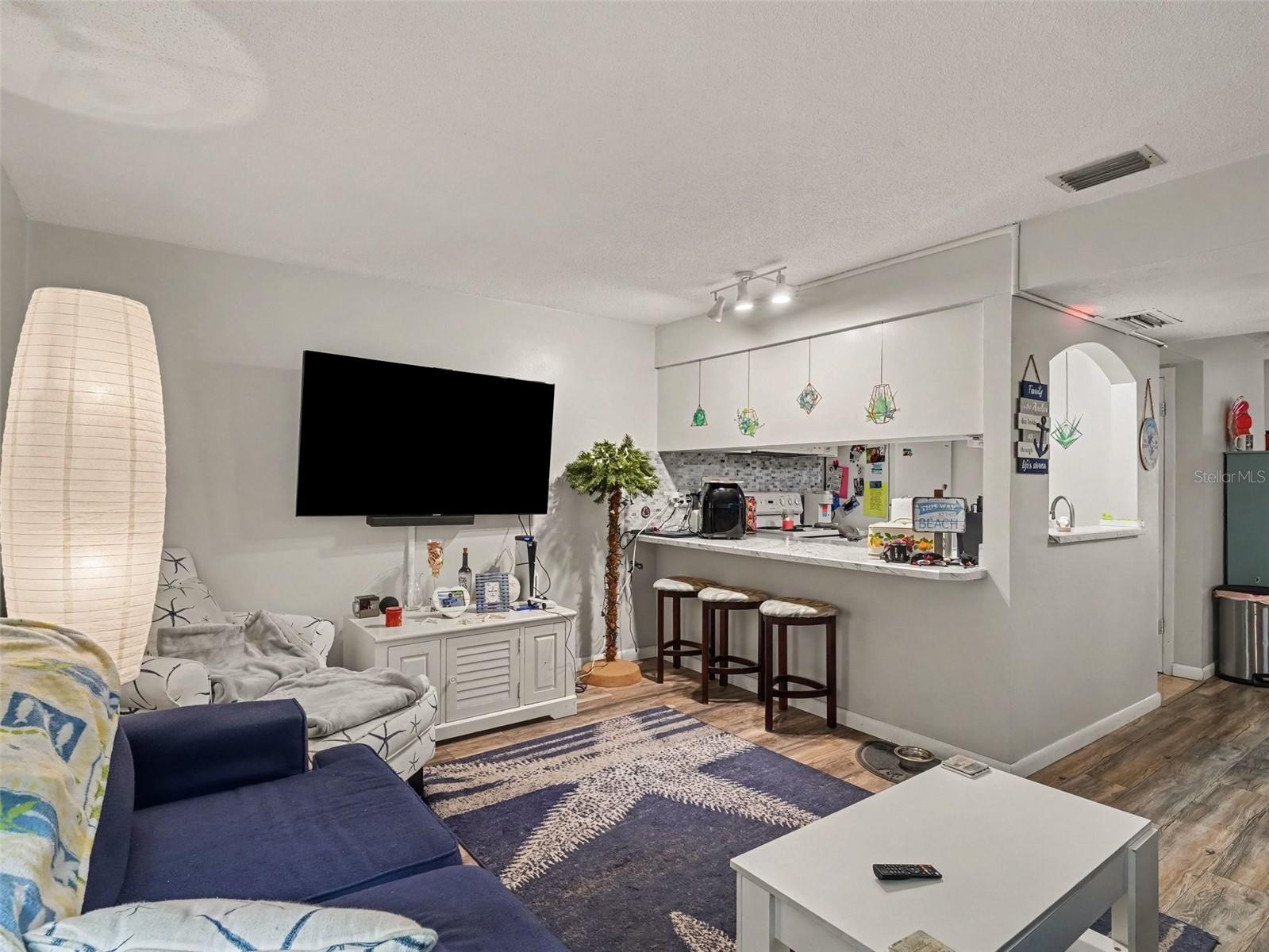 908 Byron Unit 6, Sarasota, FL 34243