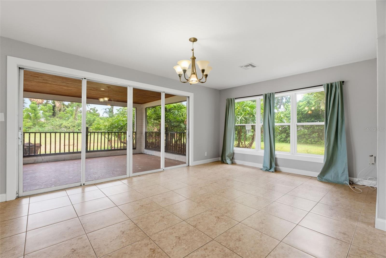 625 Limona, Brandon, FL 33510