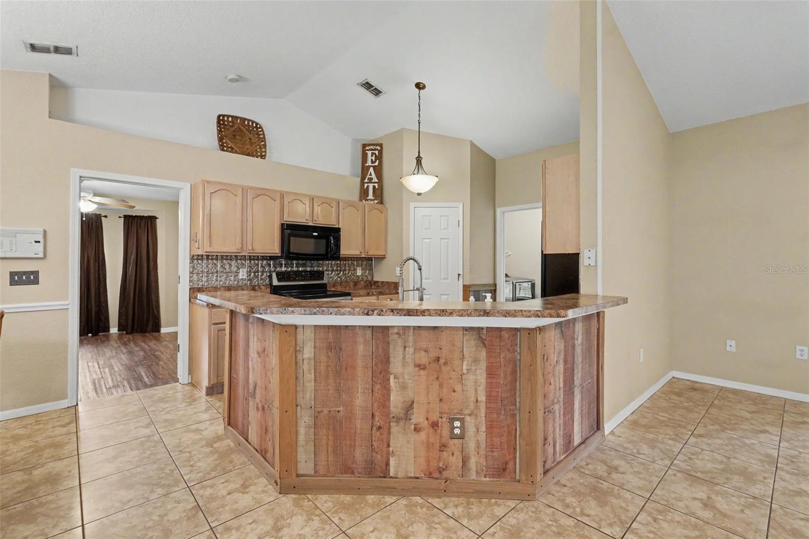 4618 Reola, Dover, FL 33527
