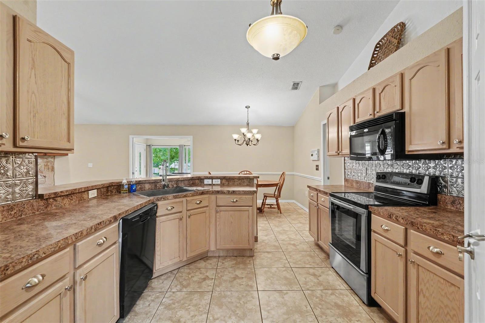 4618 Reola, Dover, FL 33527