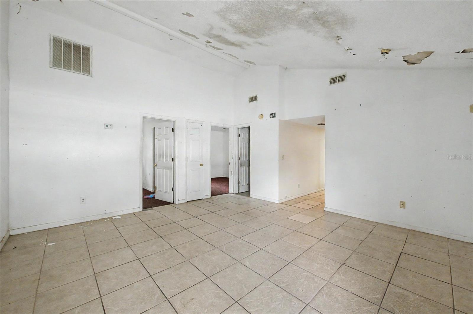 8605 12th, Tampa, FL 33604