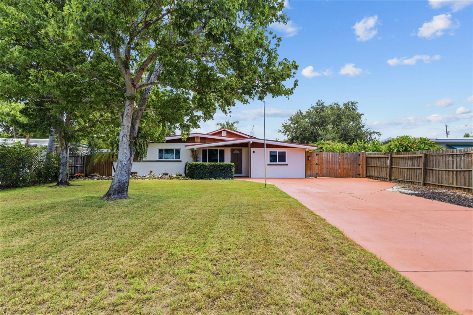 311 62nd, Bradenton, FL 34209