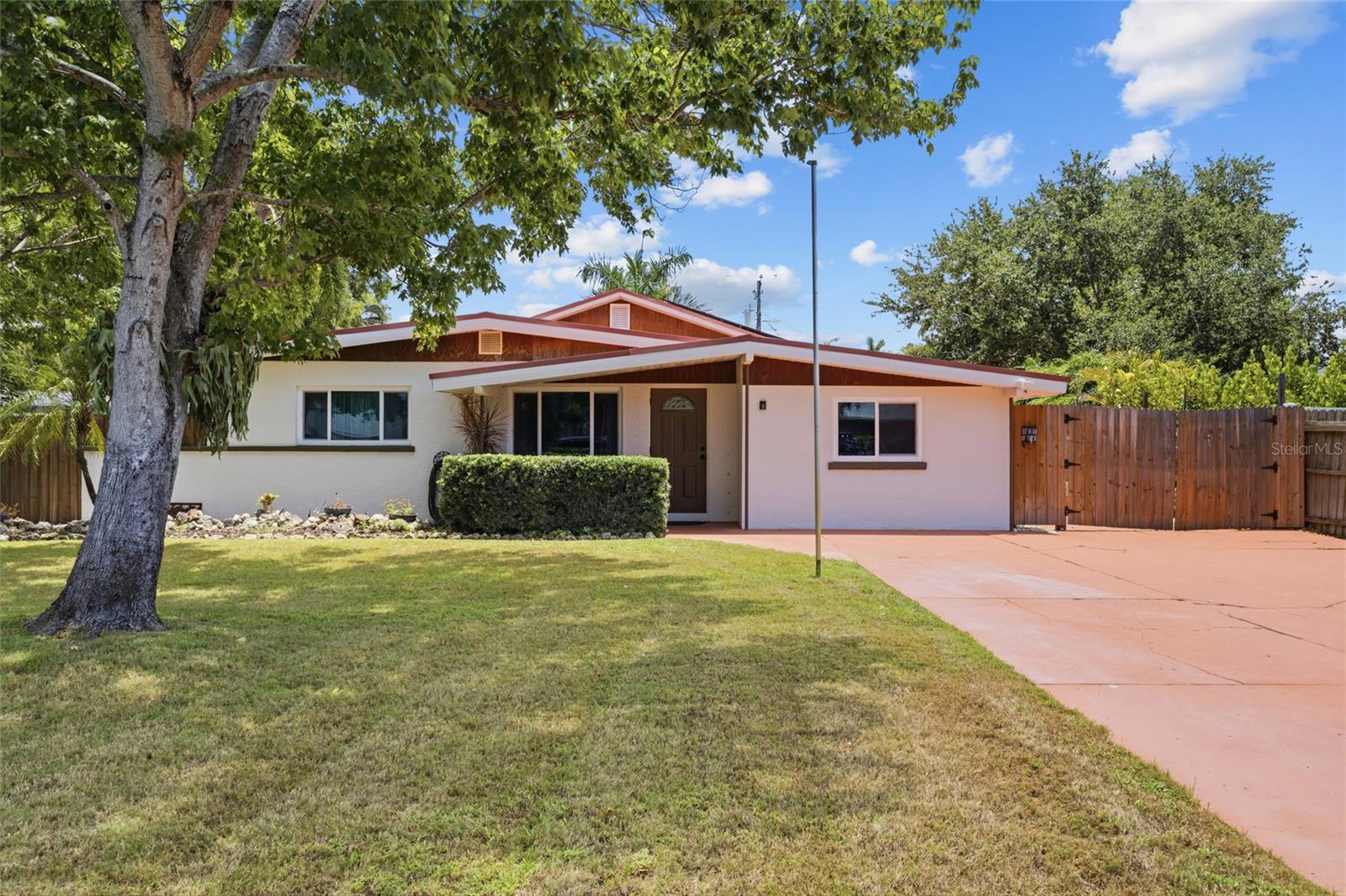 311 62nd, Bradenton, FL 34209