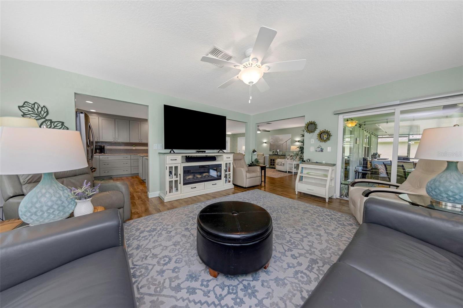 1308 Gillespie, Palm Harbor, FL 34684