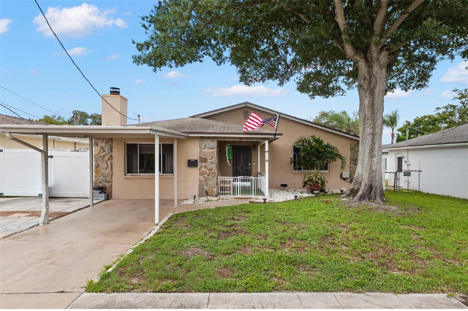 5210 6th, St Petersburg, FL 33705