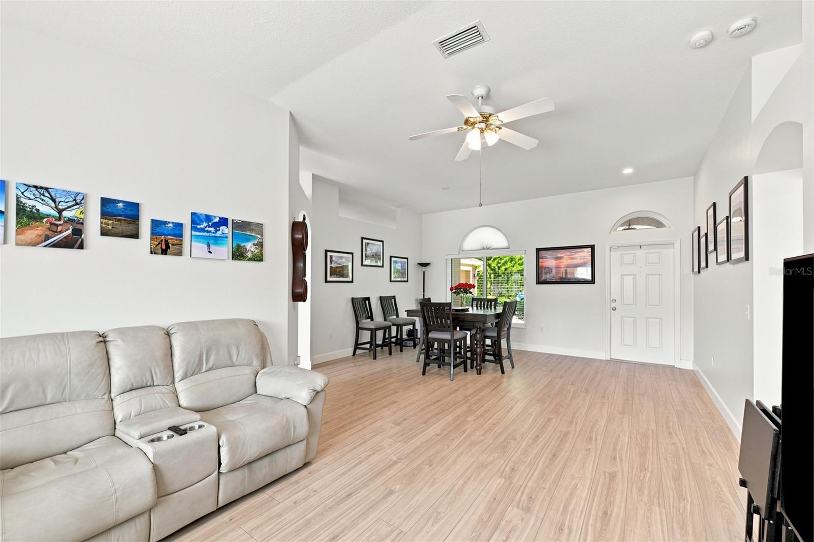 3720 Treeline, Valrico, FL 33596