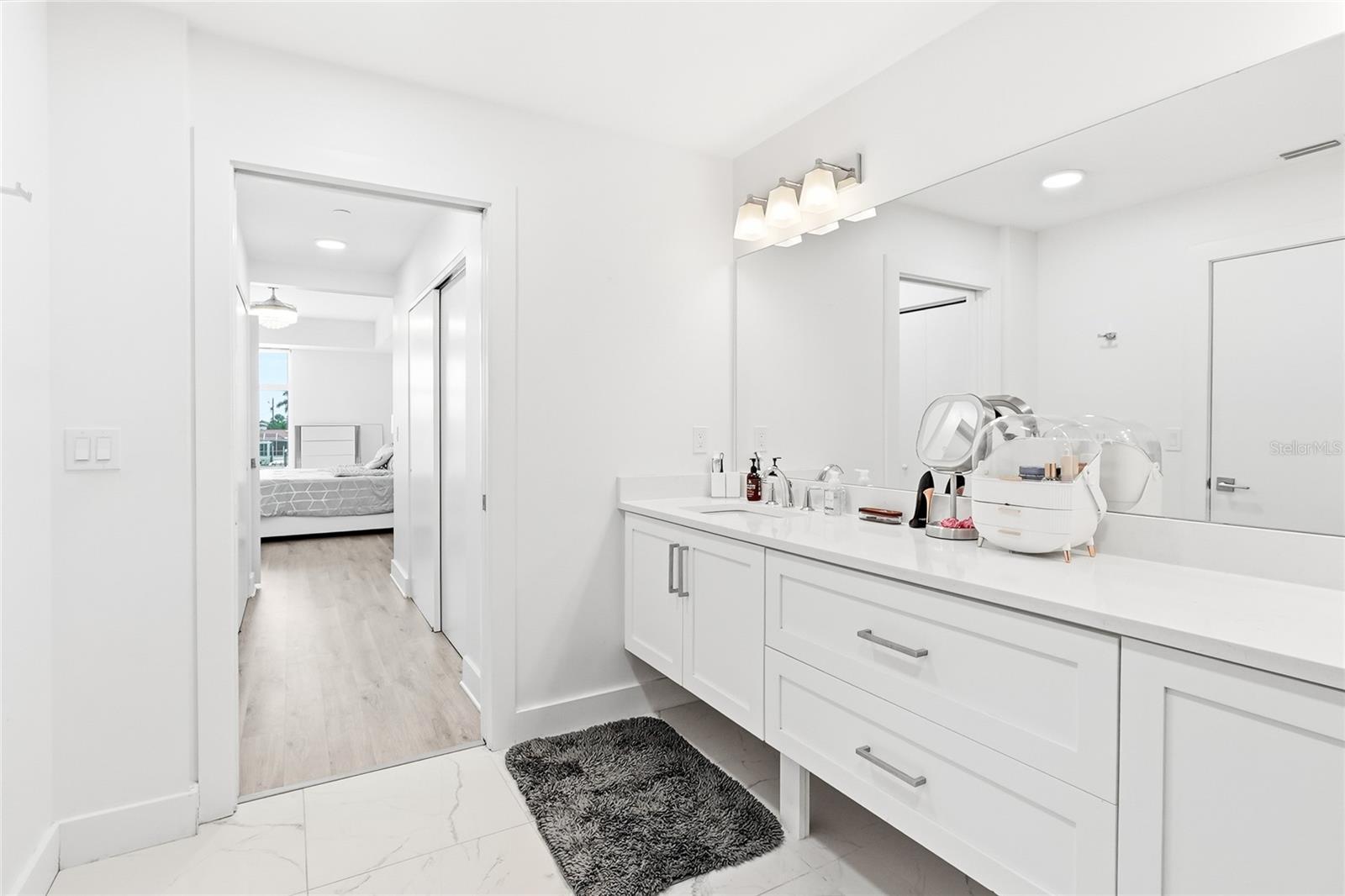 415 Island Way Unit 204, Clearwater, FL 33767