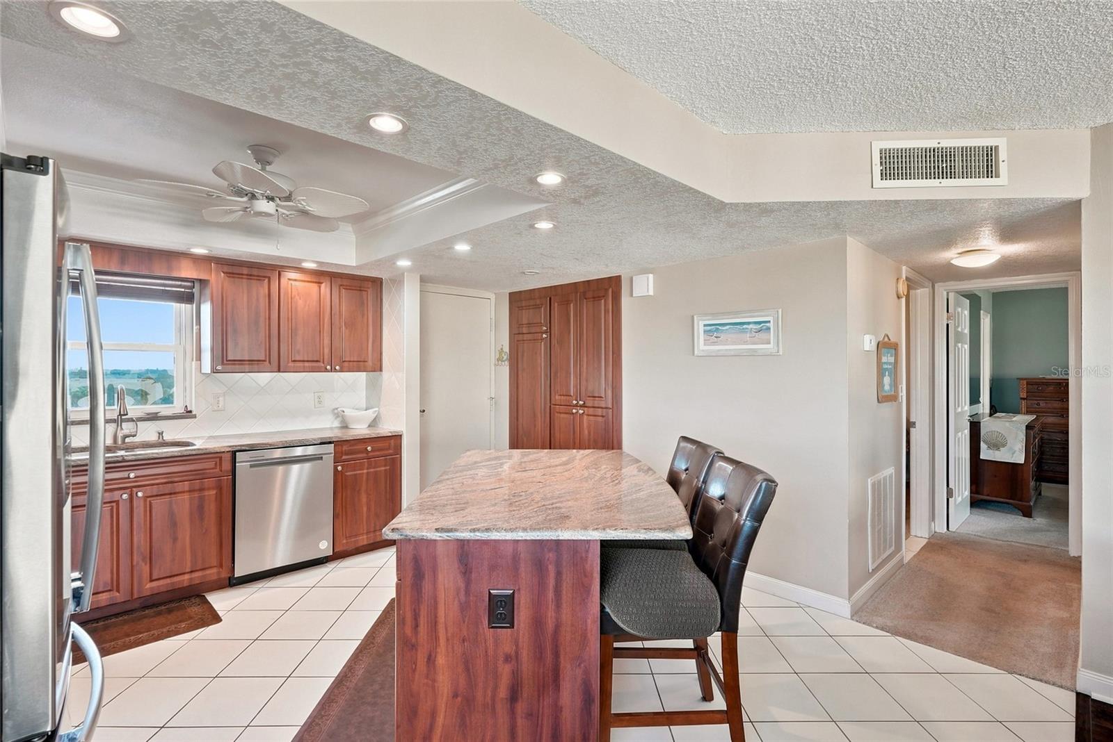 4550 Cove Unit 1009, St Petersburg, FL 33708