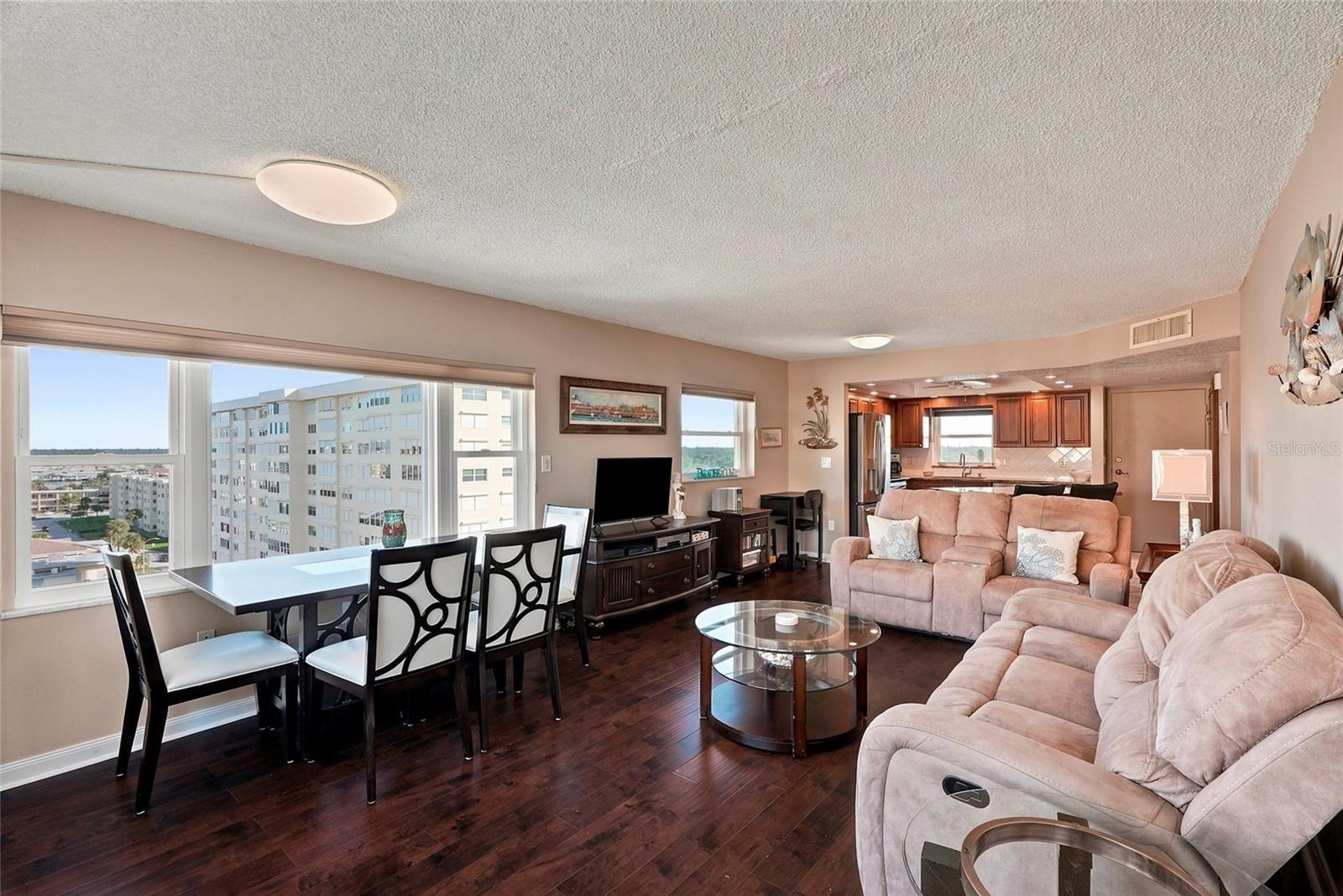 4550 Cove Unit 1009, St Petersburg, FL 33708