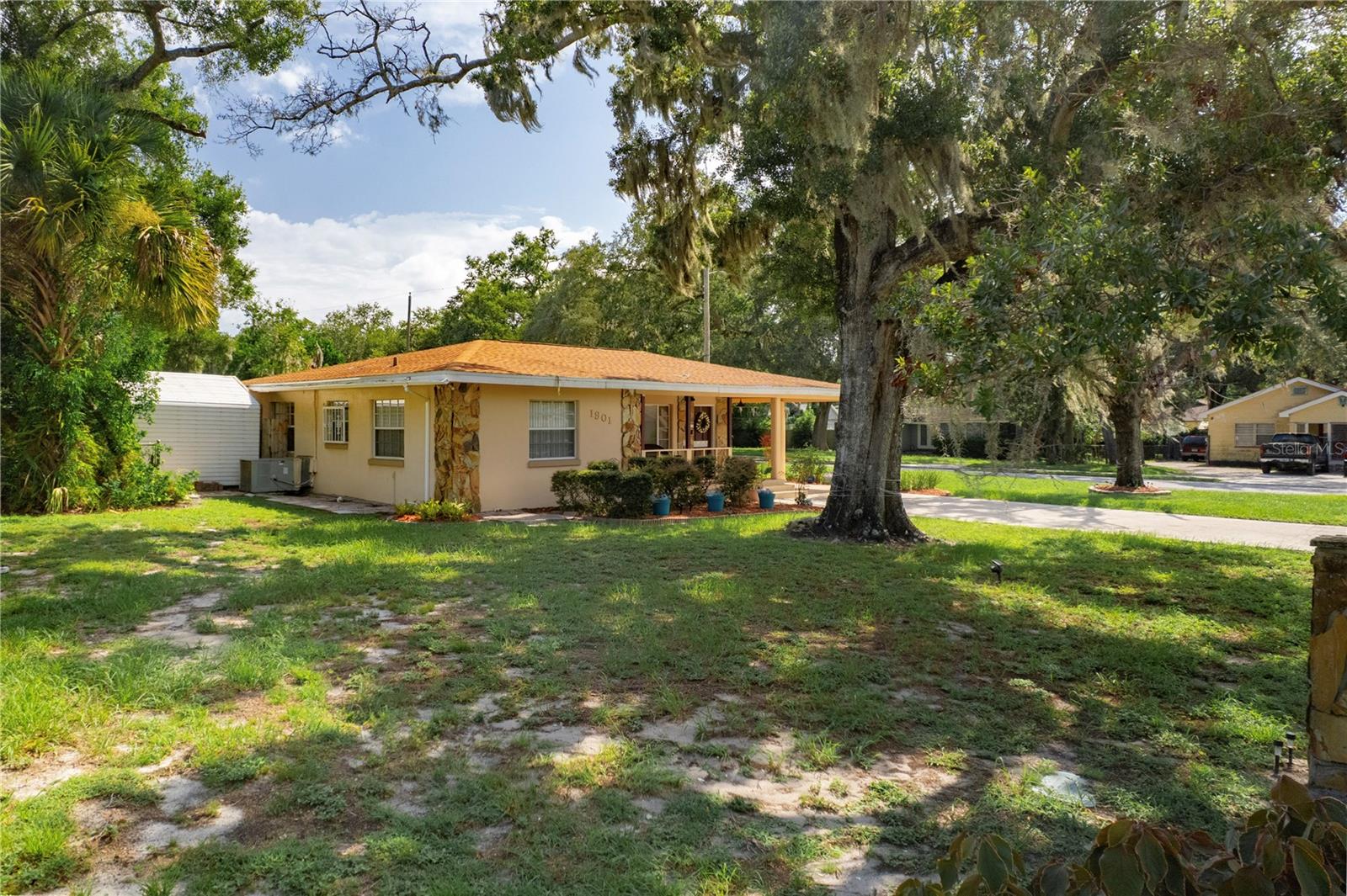 1901 Paris, Tampa, FL 33610