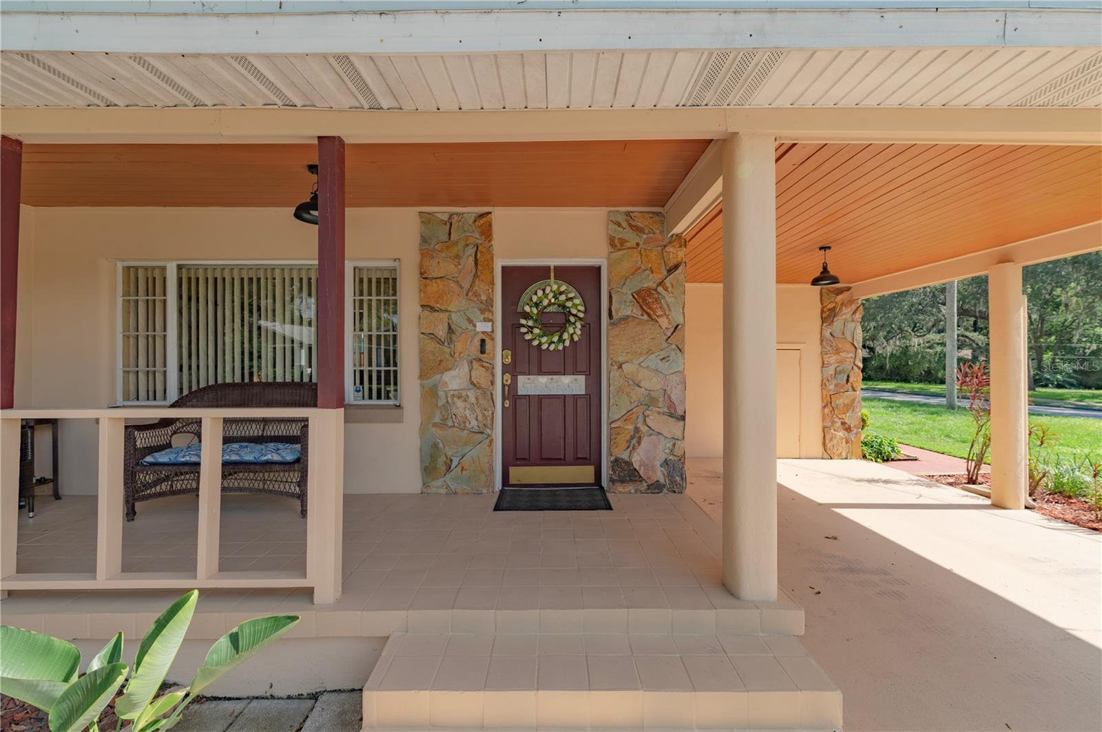 1901 Paris, Tampa, FL 33610