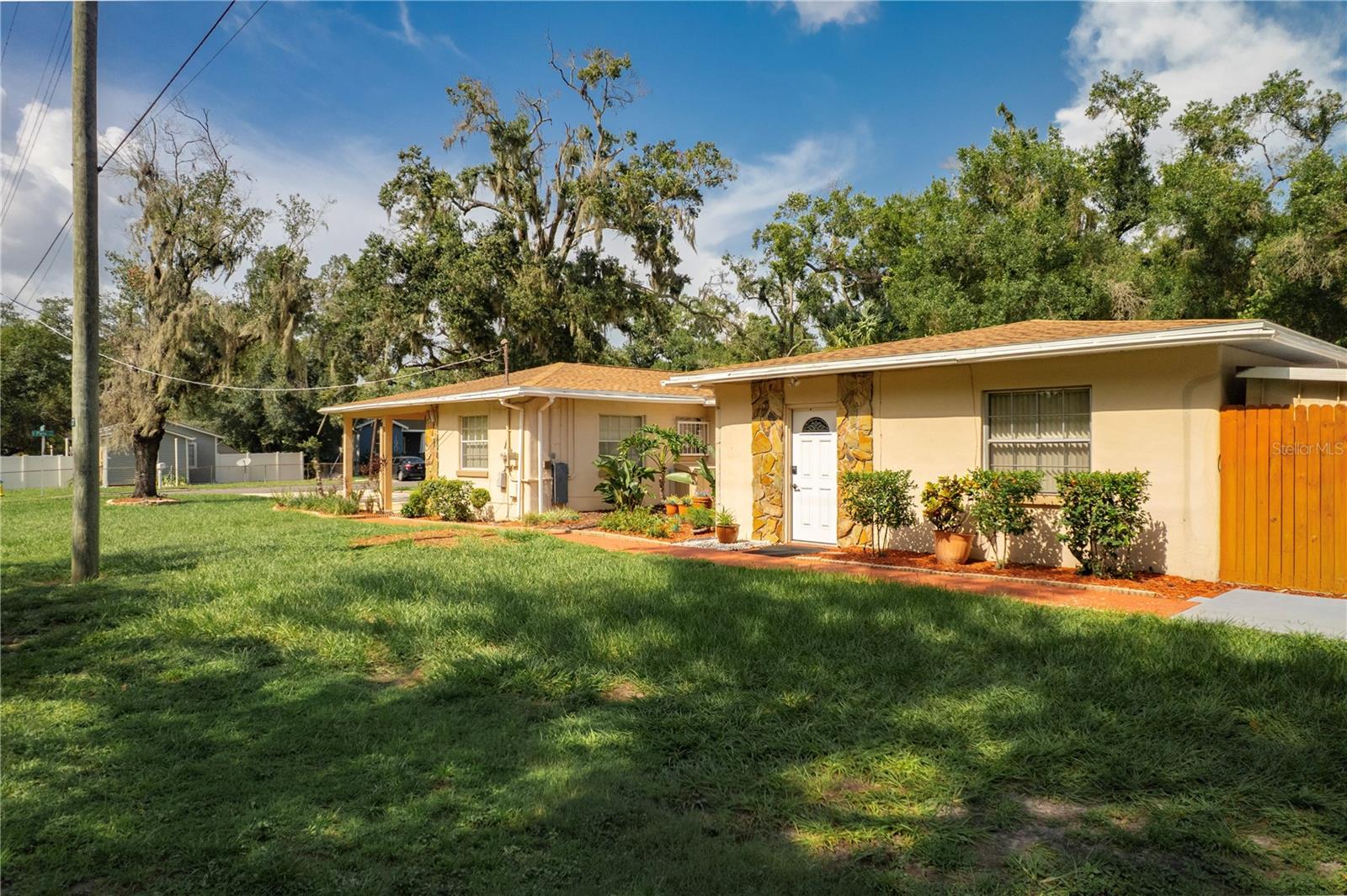 1901 Paris, Tampa, FL 33610