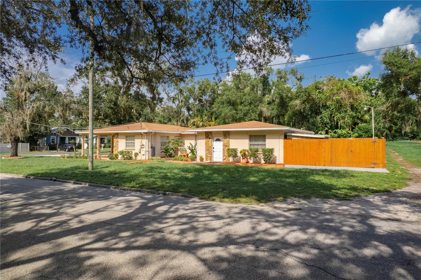 1901 Paris, Tampa, FL 33610