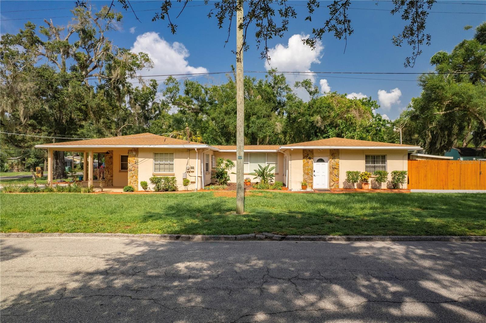 1901 Paris, Tampa, FL 33610