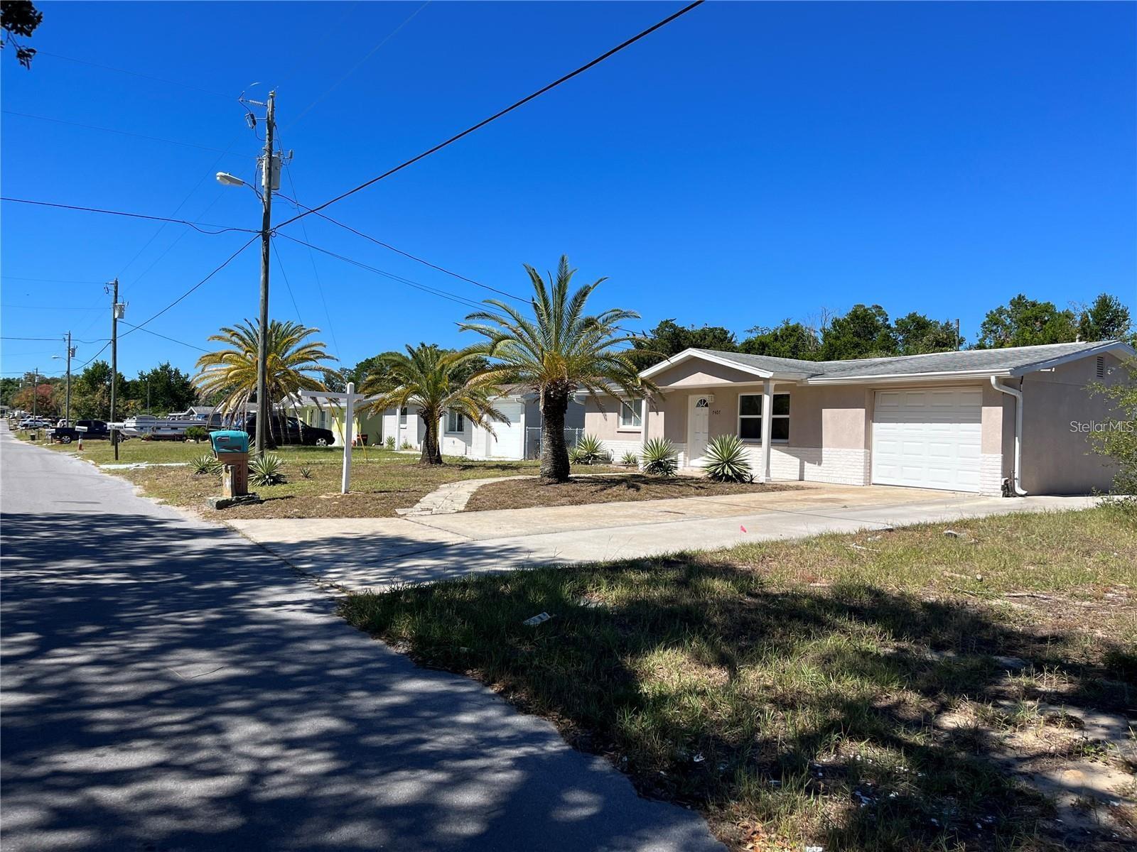 7407 University, Hudson, FL 34667